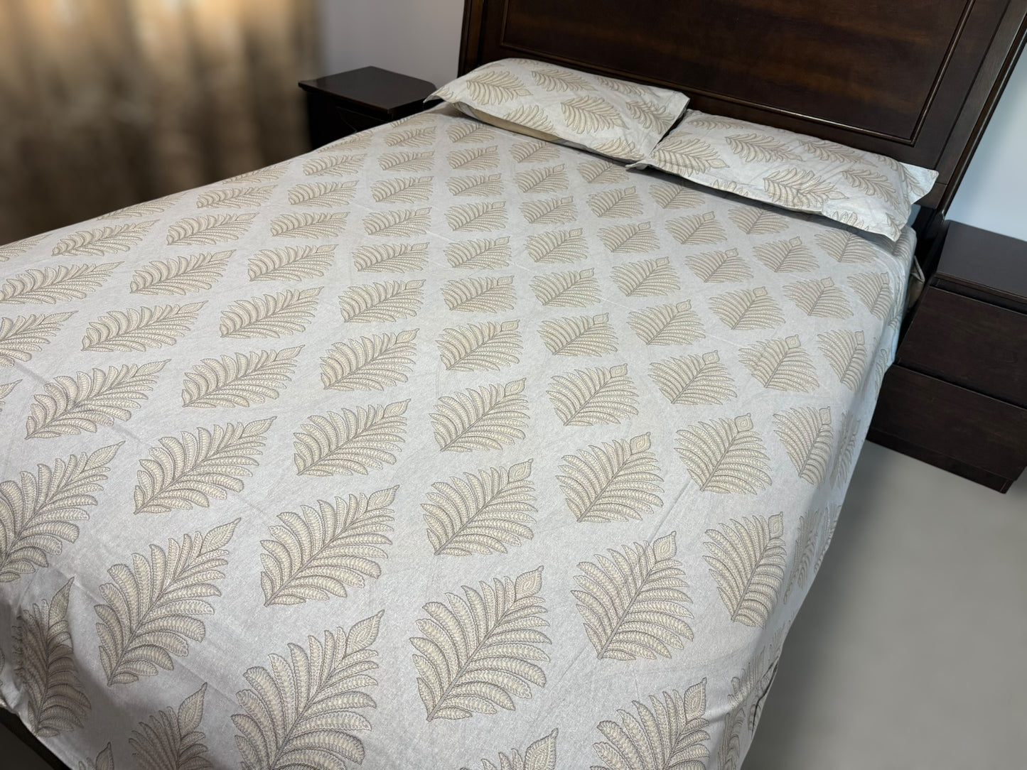 Reversible Beige/Light Brown